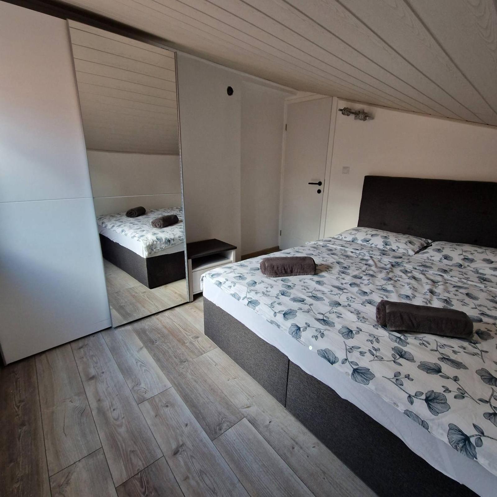 Knezevic Apartments ซริกเวนิซา ภายนอก รูปภาพ
